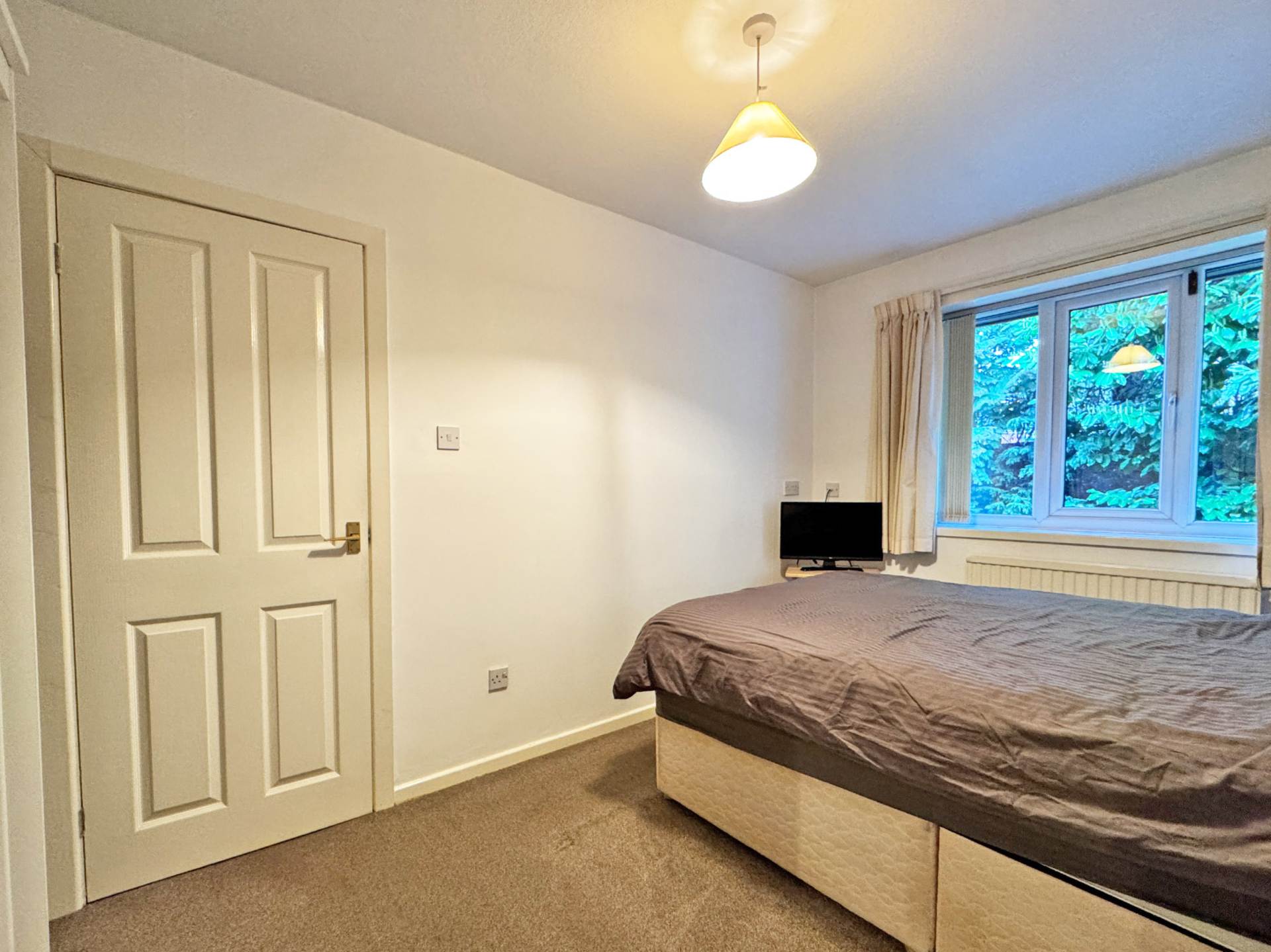 Park Crescent, Ashton-Under-Lyne, Image 12