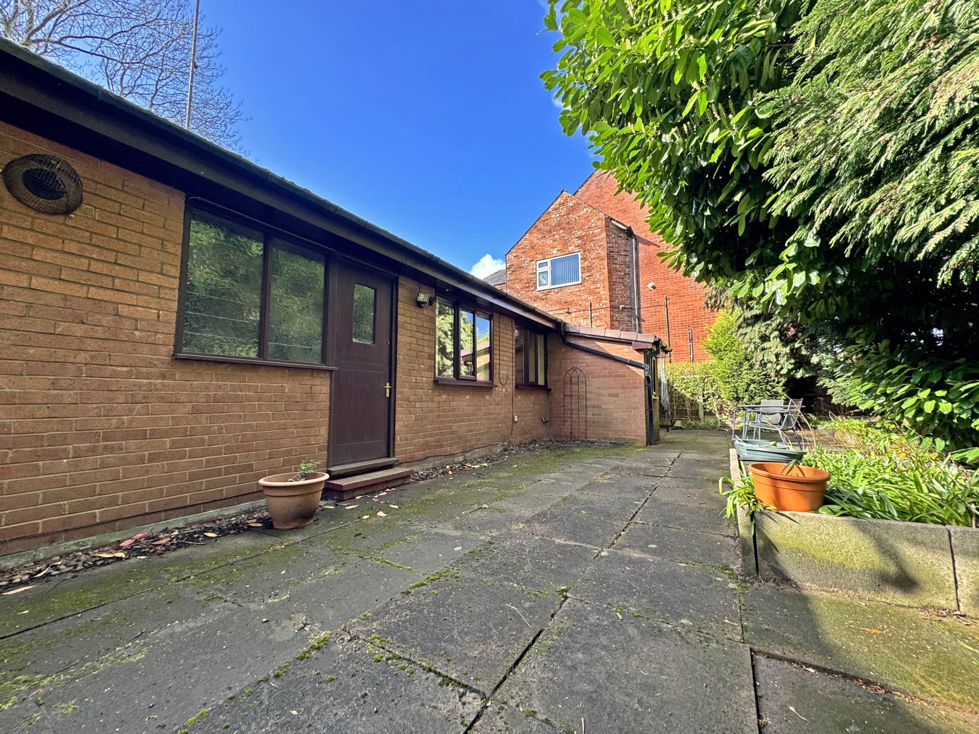 Park Crescent, Ashton-Under-Lyne, Image 19