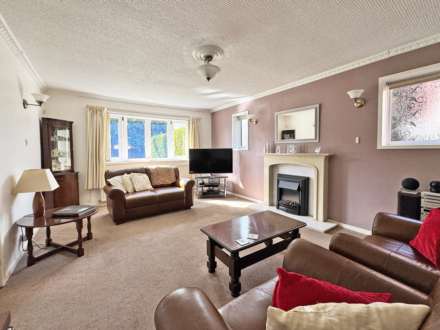 Park Crescent, Ashton-Under-Lyne, Image 3