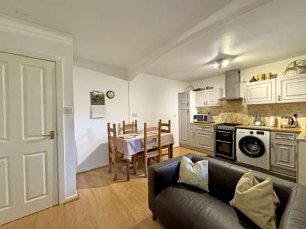 Park Crescent, Ashton-Under-Lyne, Image 9