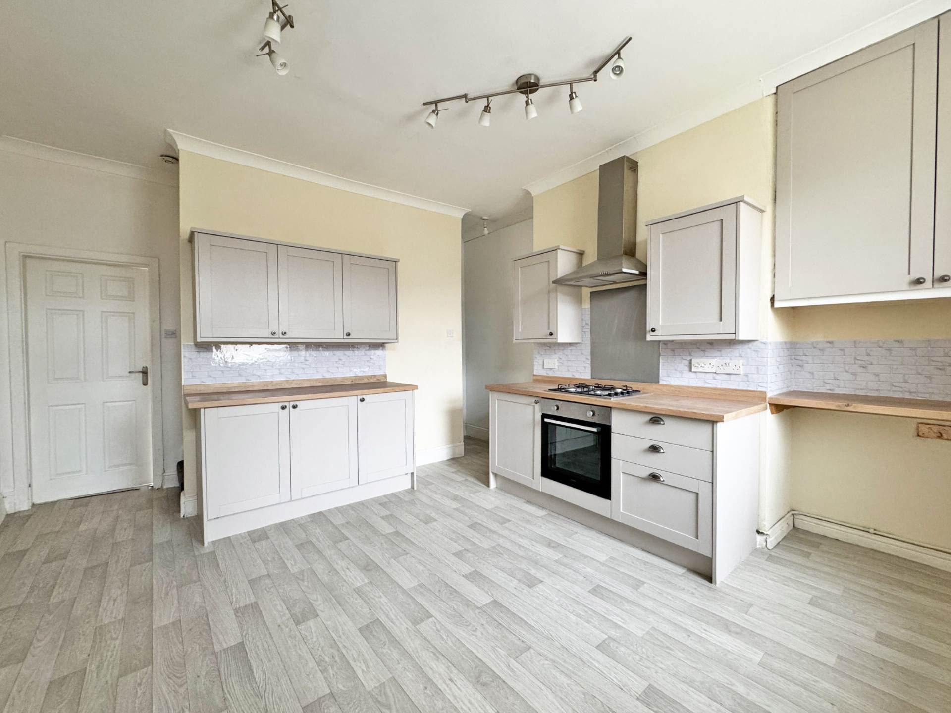 Milnrow Road, Shaw, Oldham, Image 8