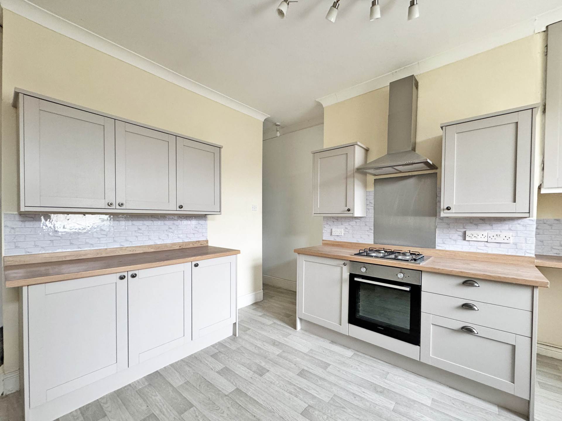 Milnrow Road, Shaw, Oldham, Image 9