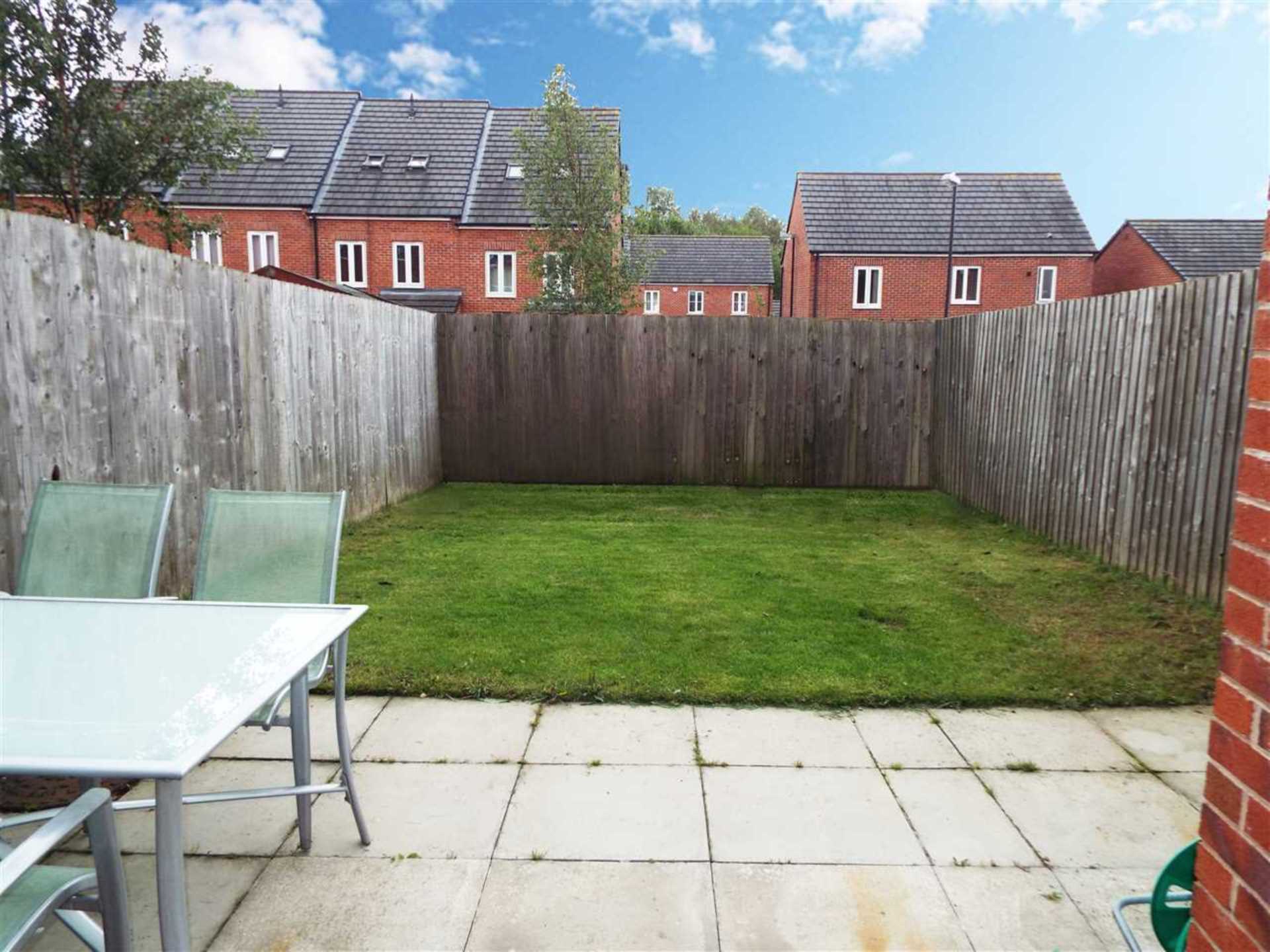 Windmill Close, Royton, Image 19