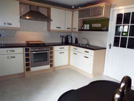 Windmill Close, Royton, Image 8