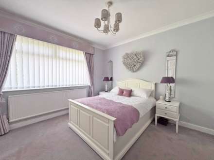 Thorncliffe Park, Royton, Image 11