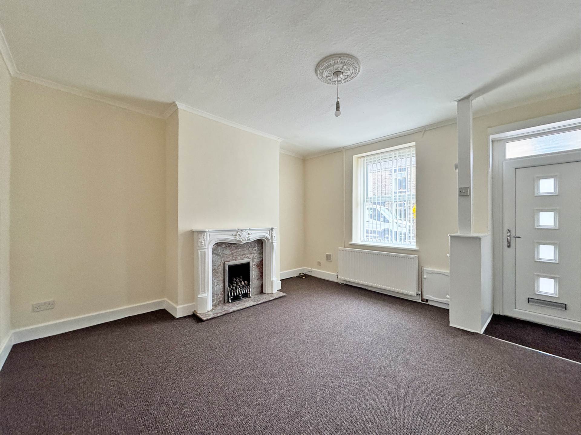 Milnrow Road, Shaw, Image 2