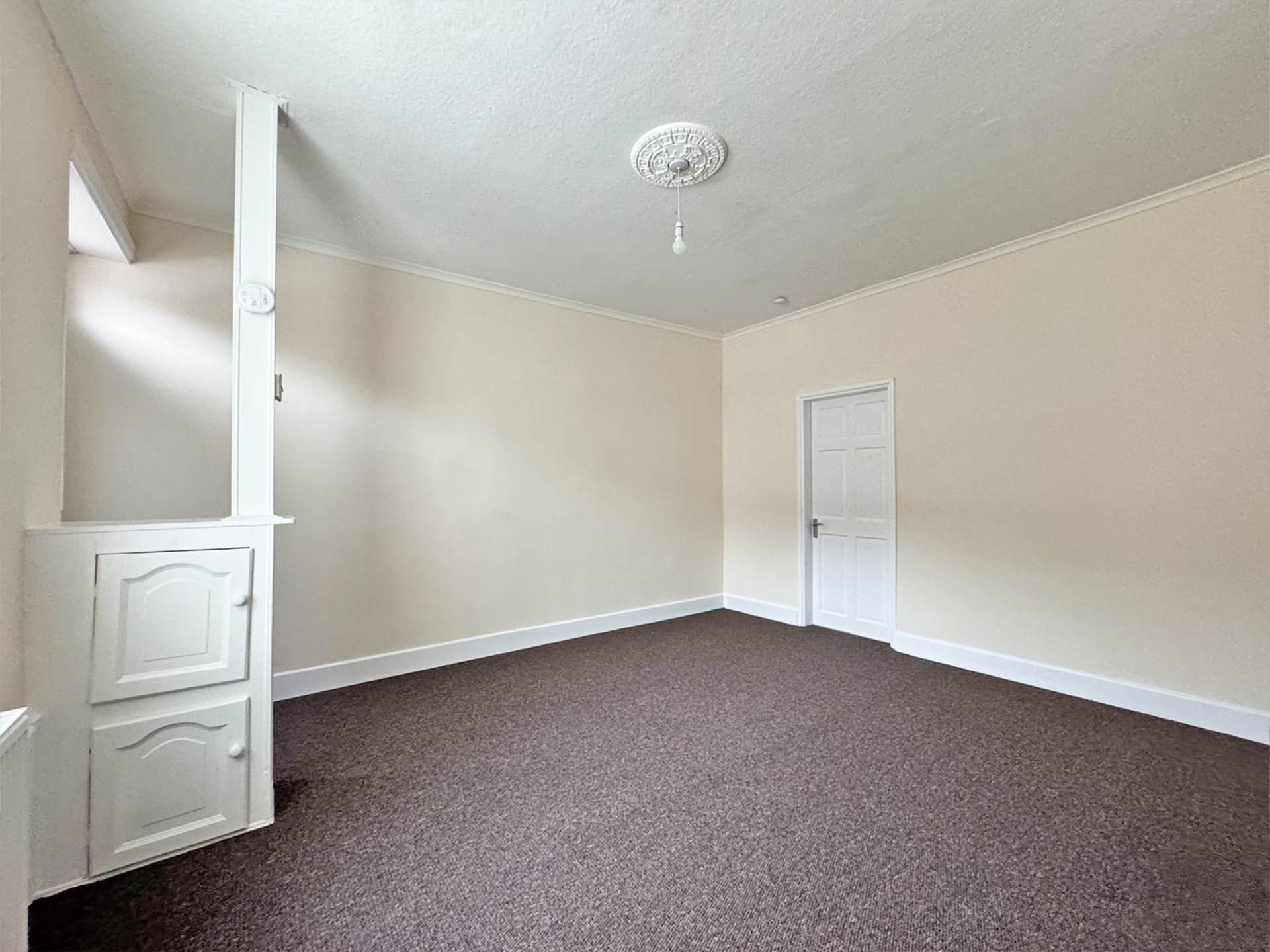 Milnrow Road, Shaw, Image 3