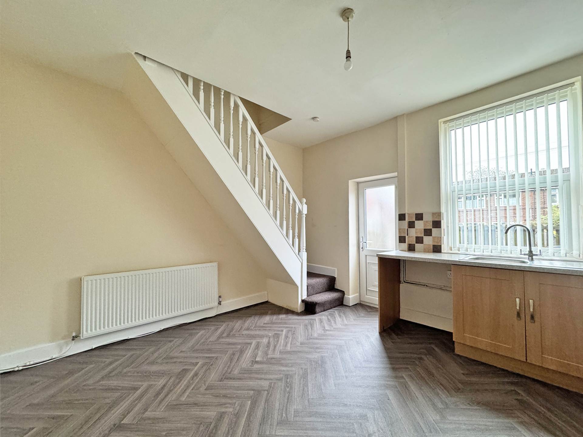 Milnrow Road, Shaw, Image 5