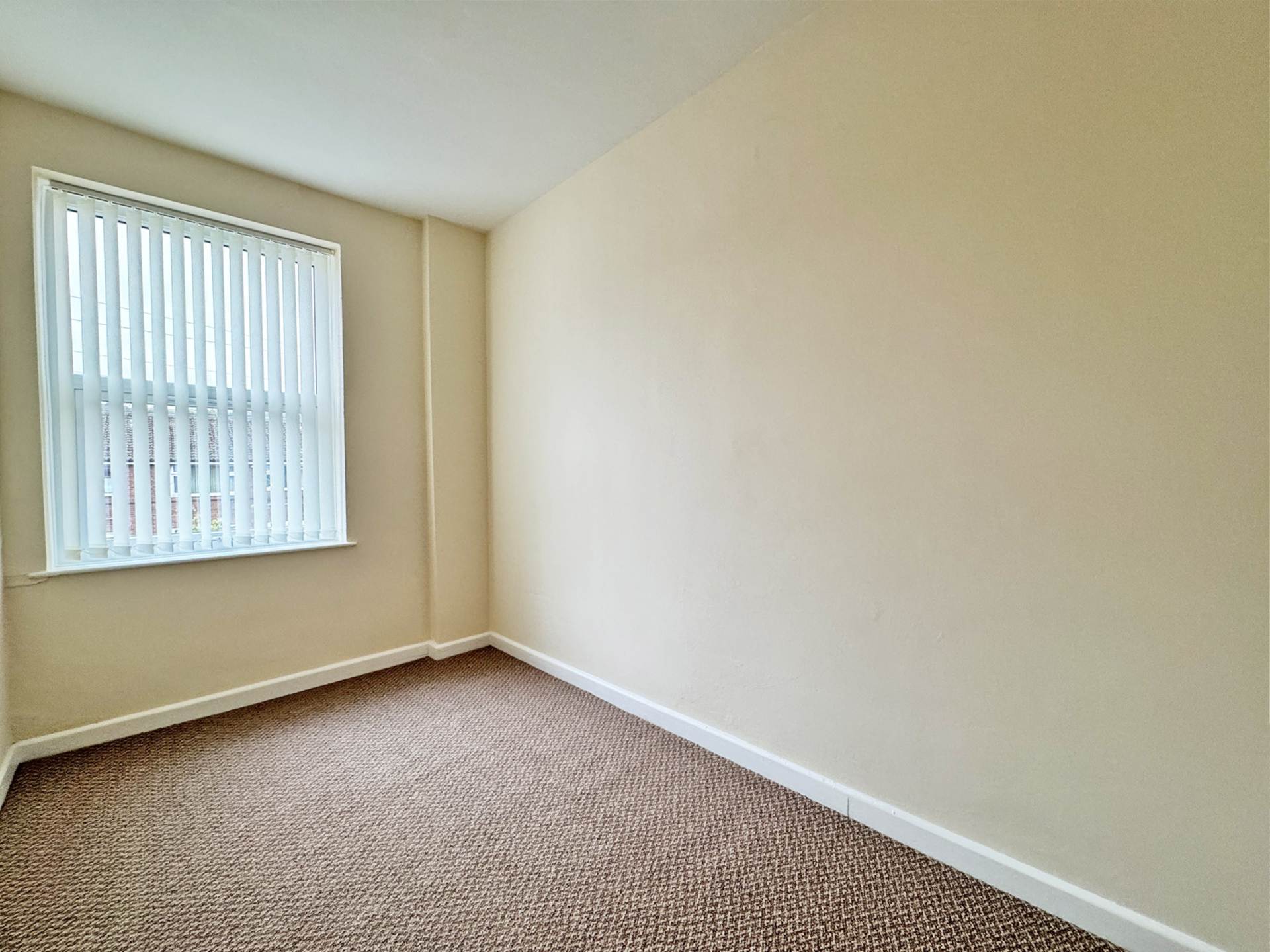 Milnrow Road, Shaw, Image 8