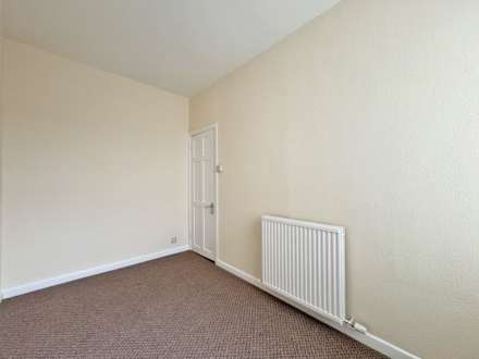 Milnrow Road, Shaw, Image 9