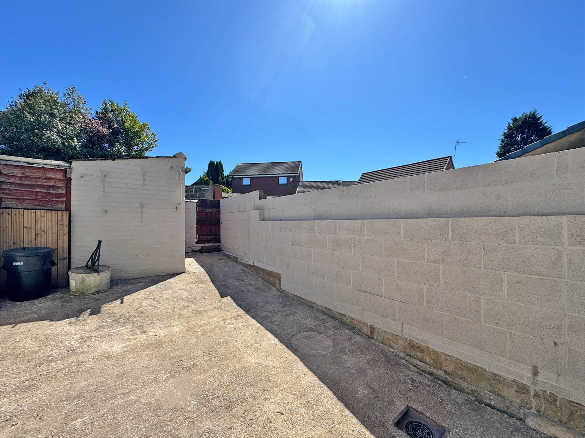 Shaw Road, Oldham, Image 11