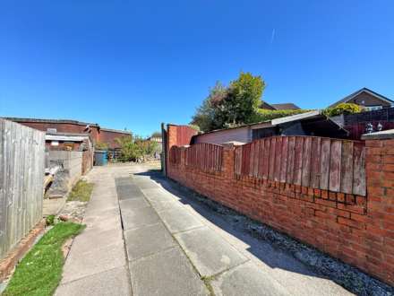 Shaw Road, Oldham, Image 13