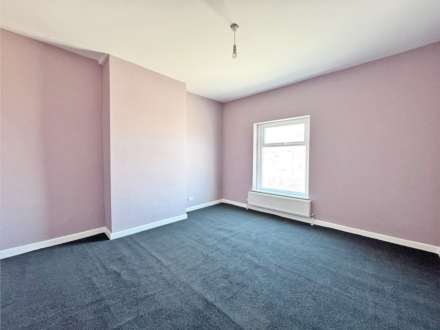 Shaw Road, Oldham, Image 6