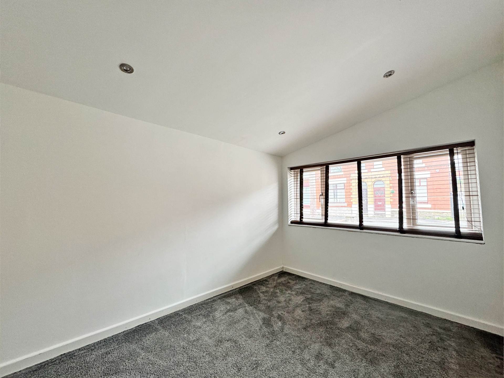 Clarence Street, Oldham, Image 12