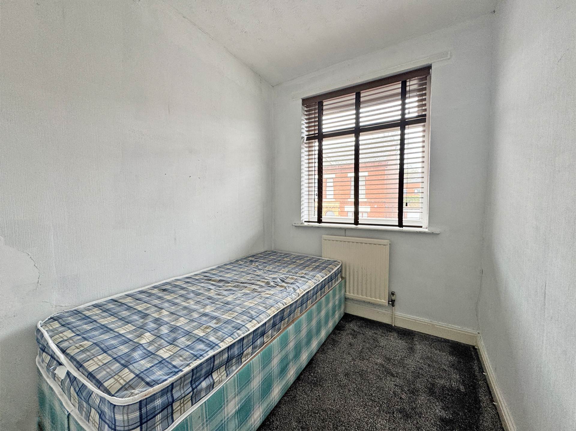 Clarence Street, Oldham, Image 18