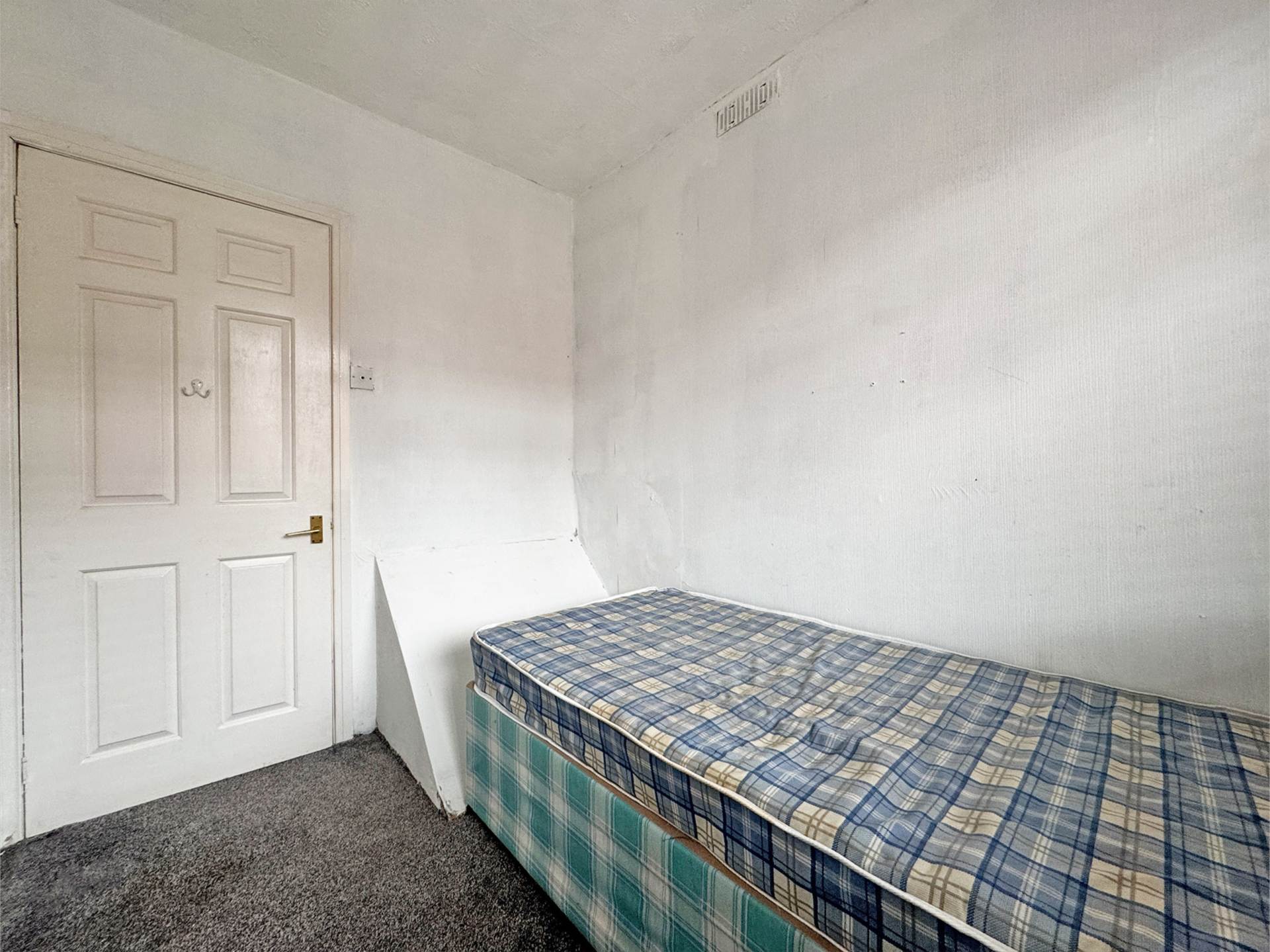 Clarence Street, Oldham, Image 19