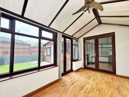 Clarence Street, Oldham, Image 10