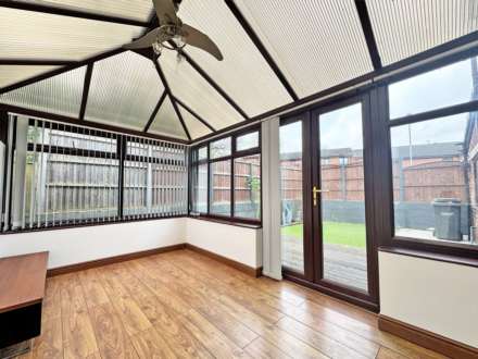 Clarence Street, Oldham, Image 11