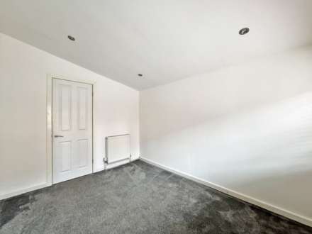 Clarence Street, Oldham, Image 13