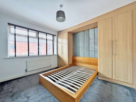 Clarence Street, Oldham, Image 14