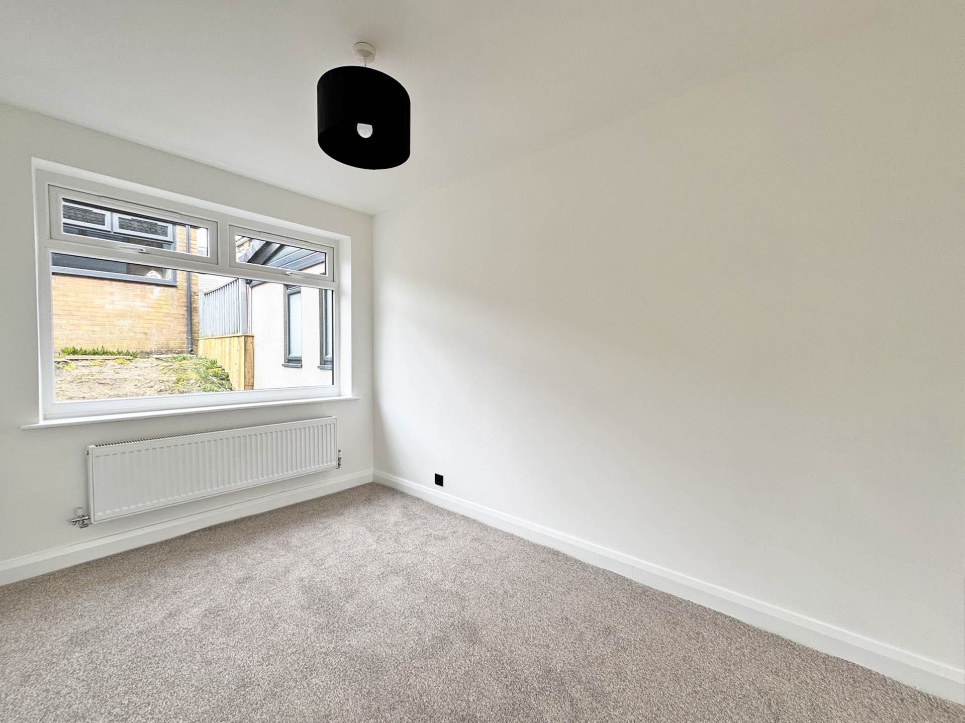 Pine Way, Lees, Image 5