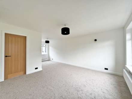 Pine Way, Lees, Image 4