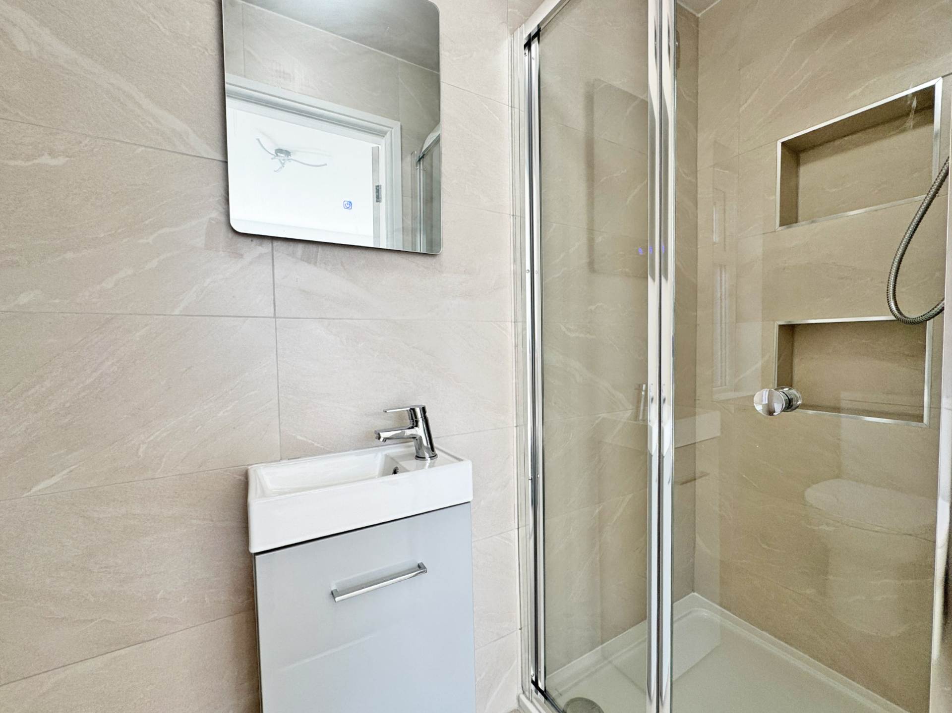 Edward Road, Shaw, Image 17