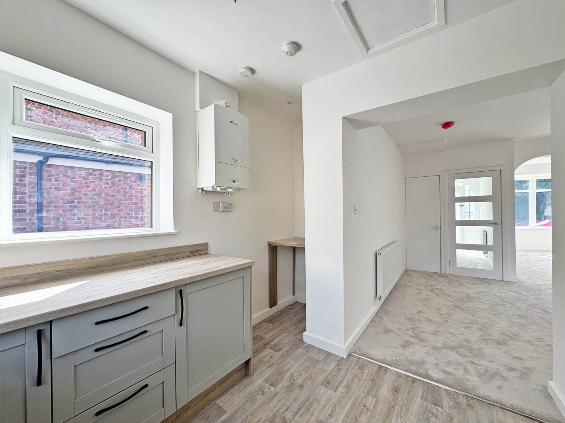 Edward Road, Shaw, Image 19