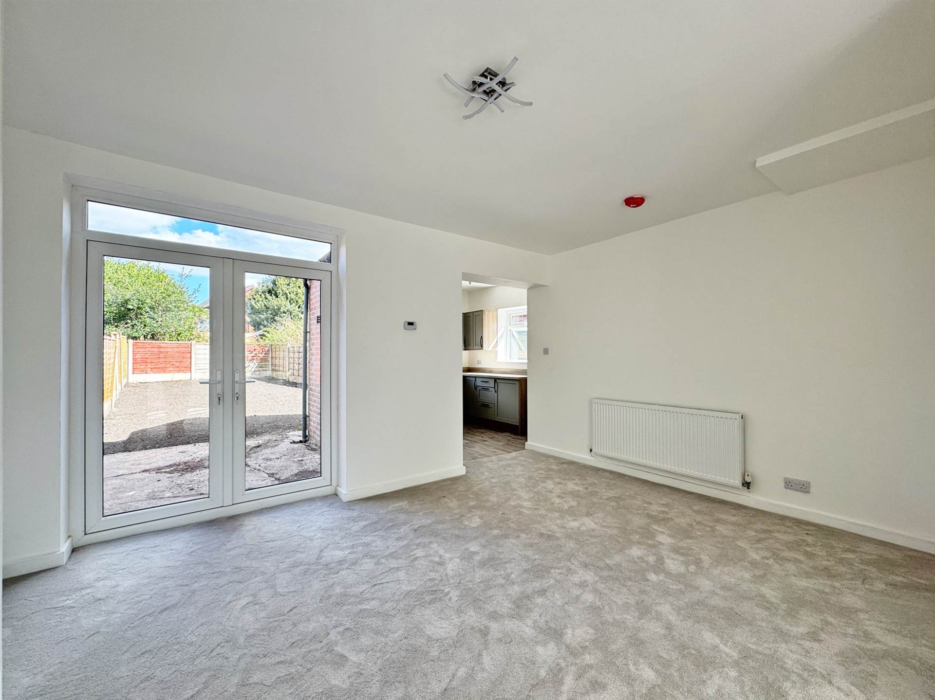 Edward Road, Shaw, Image 3