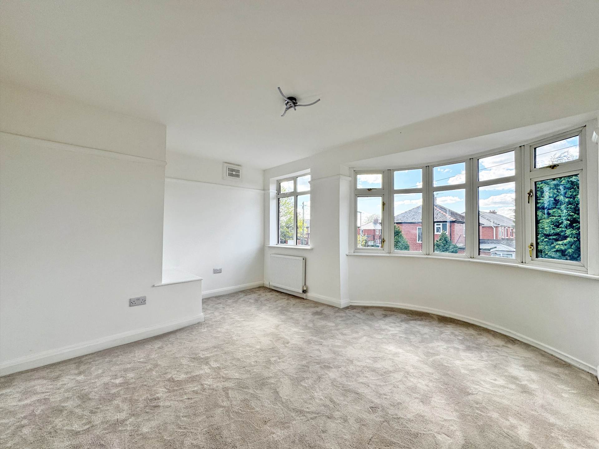 Edward Road, Shaw, Image 4