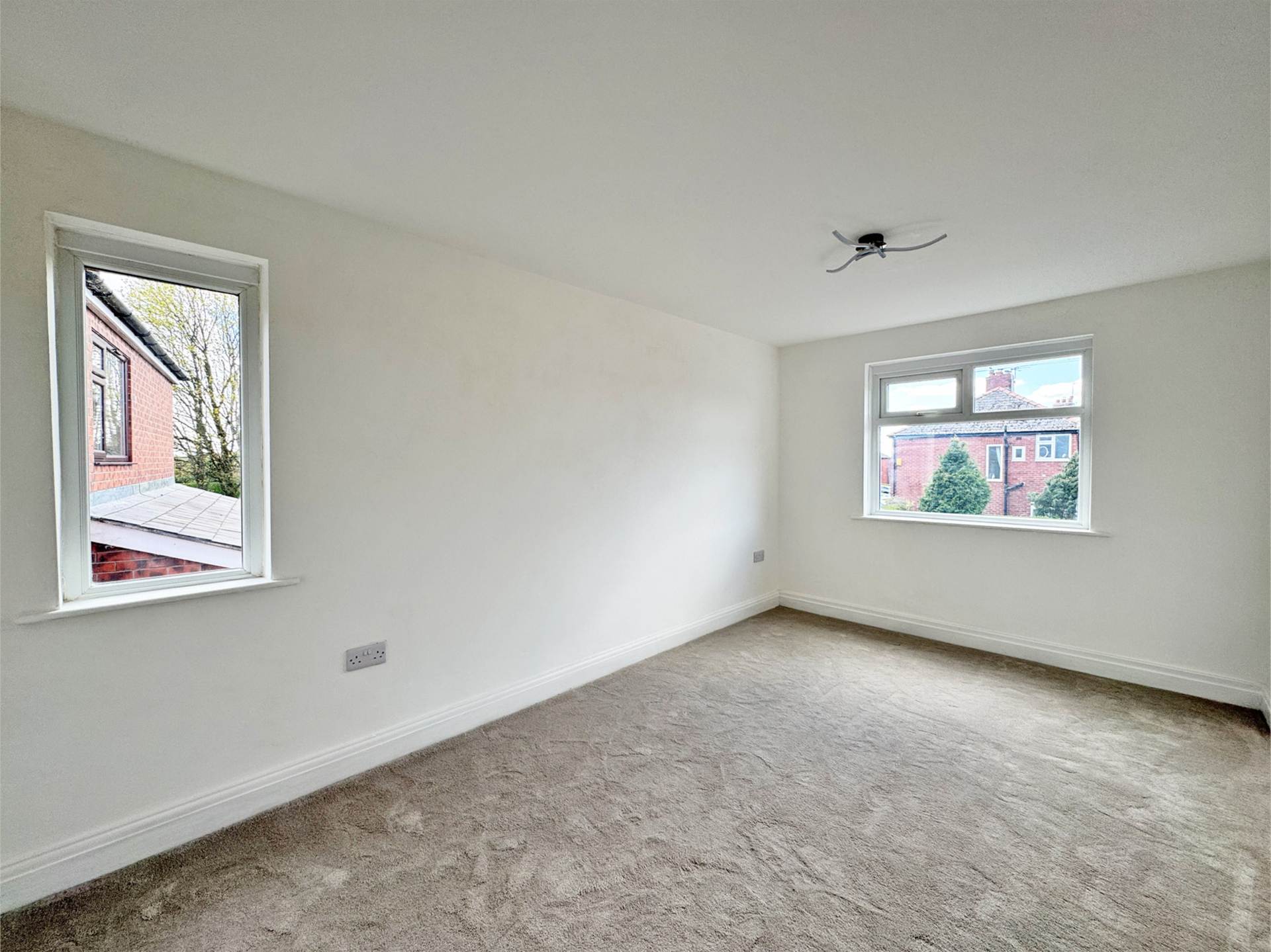 Edward Road, Shaw, Image 5