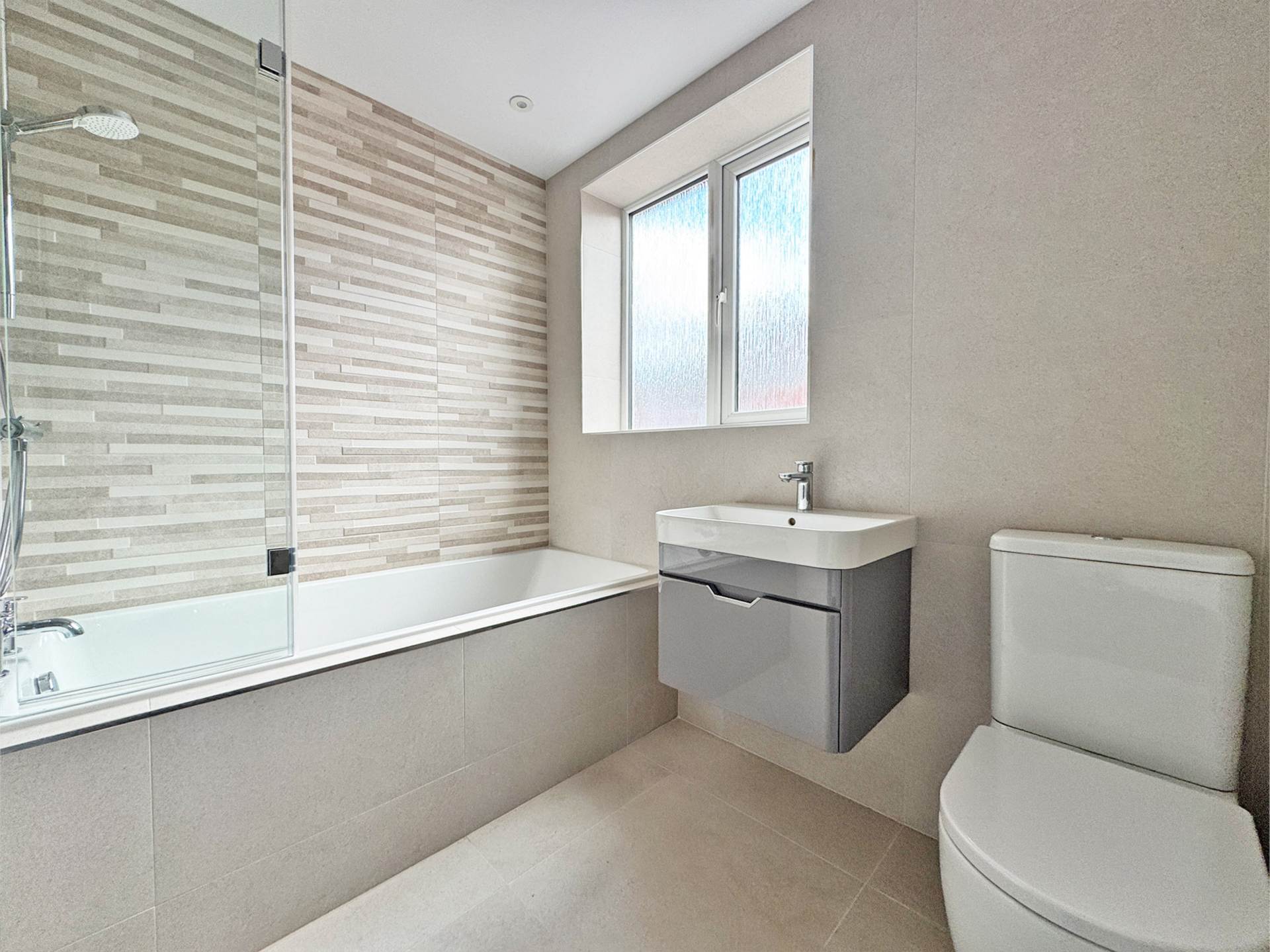 Edward Road, Shaw, Image 7