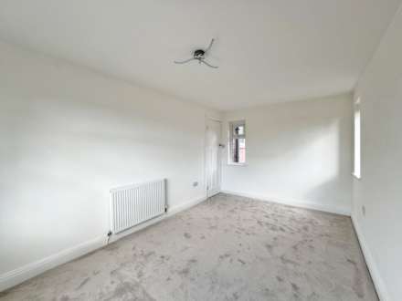 Edward Road, Shaw, Image 13