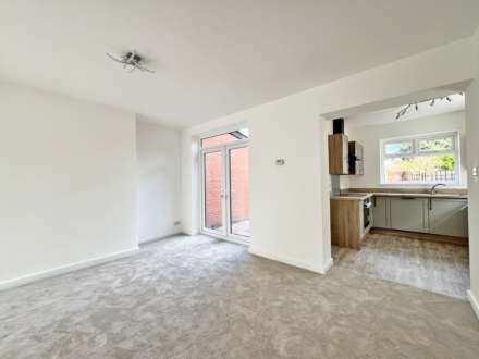 Edward Road, Shaw, Image 14