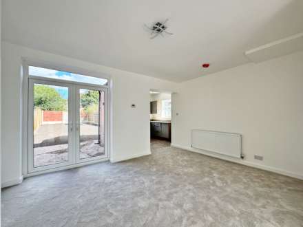 Edward Road, Shaw, Image 3