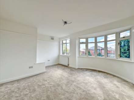 Edward Road, Shaw, Image 4