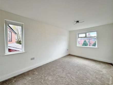 Edward Road, Shaw, Image 5