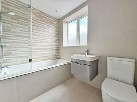 Edward Road, Shaw, Image 7