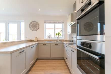 Celandine Close, Oldham, Image 9