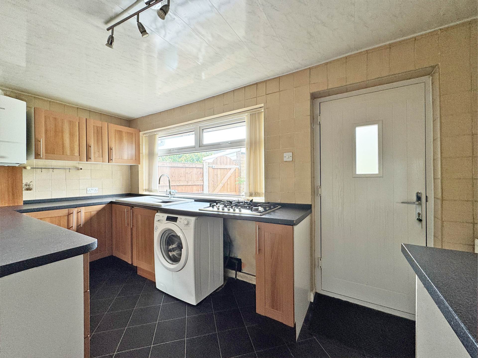 Lea View, Oldham, Image 6