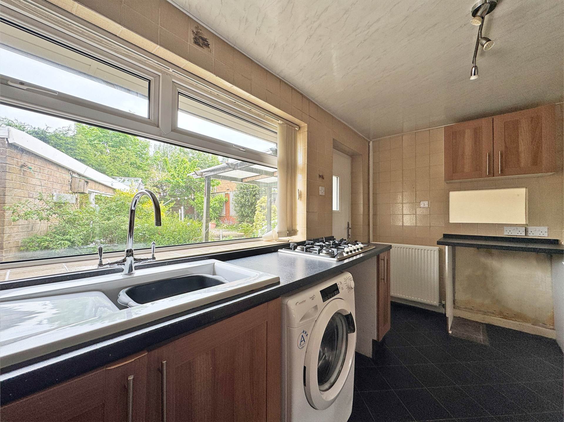 Lea View, Oldham, Image 7