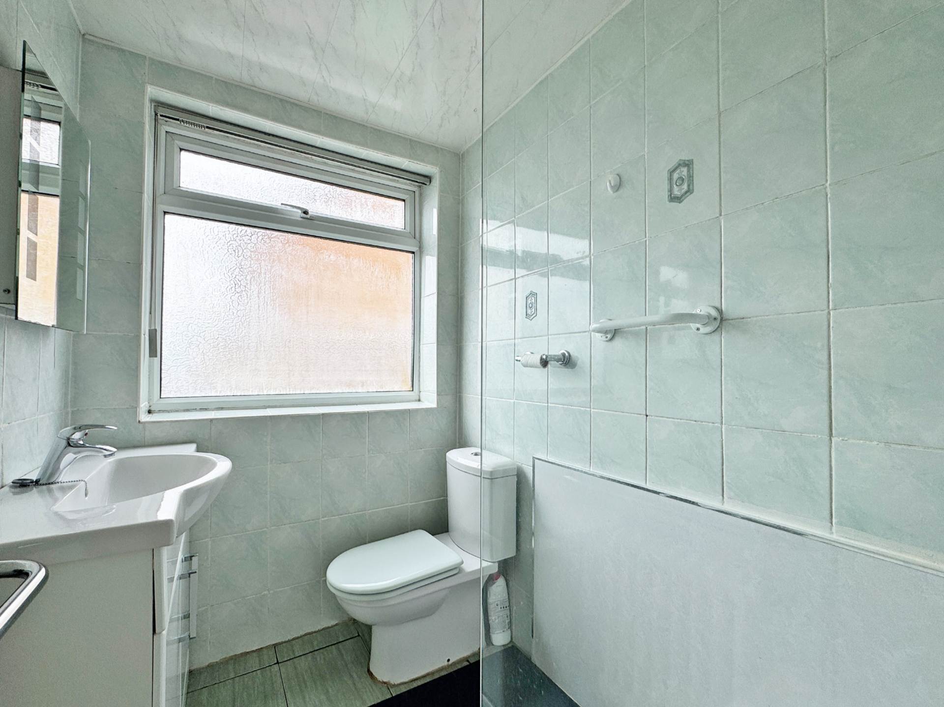 Lea View, Oldham, Image 8