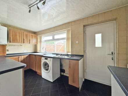 Lea View, Oldham, Image 6