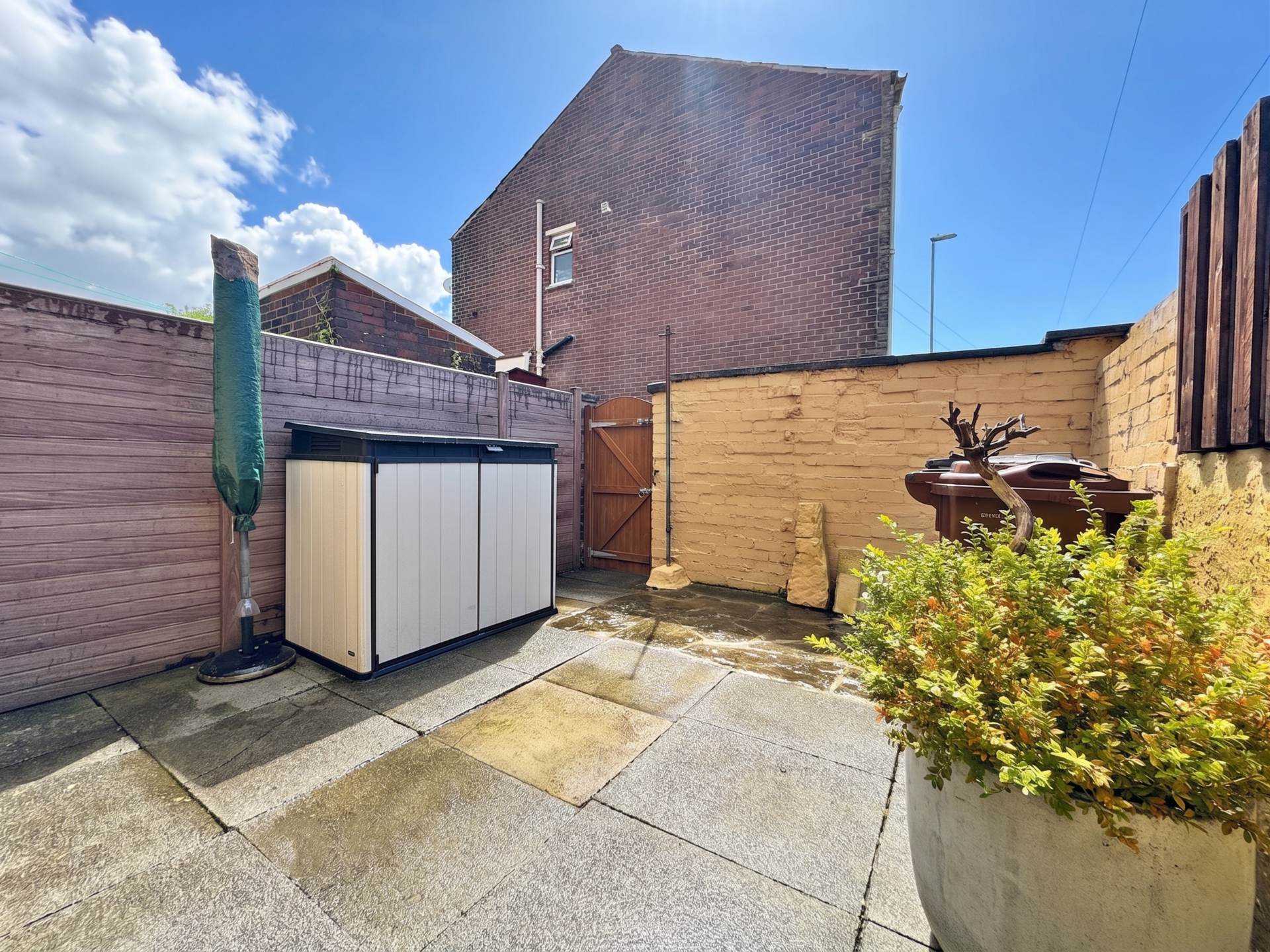 Buckstones Road, Shaw, Image 15