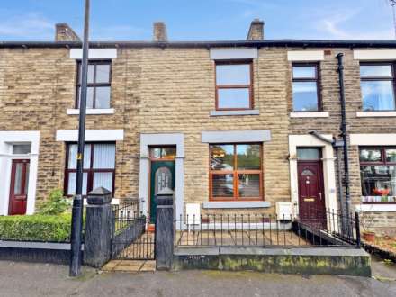Buckstones Road, Shaw