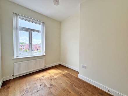 Buckstones Road, Shaw, Image 10
