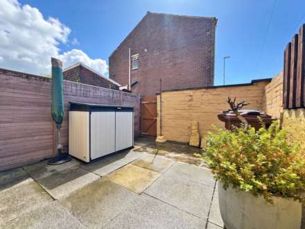 Buckstones Road, Shaw, Image 15
