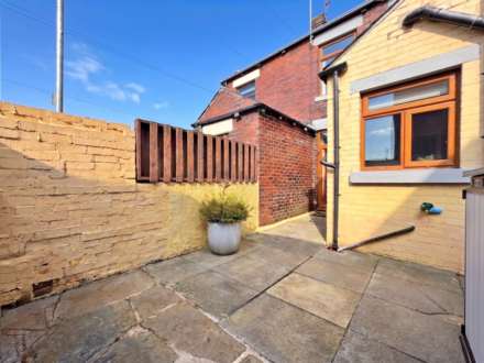 Buckstones Road, Shaw, Image 16