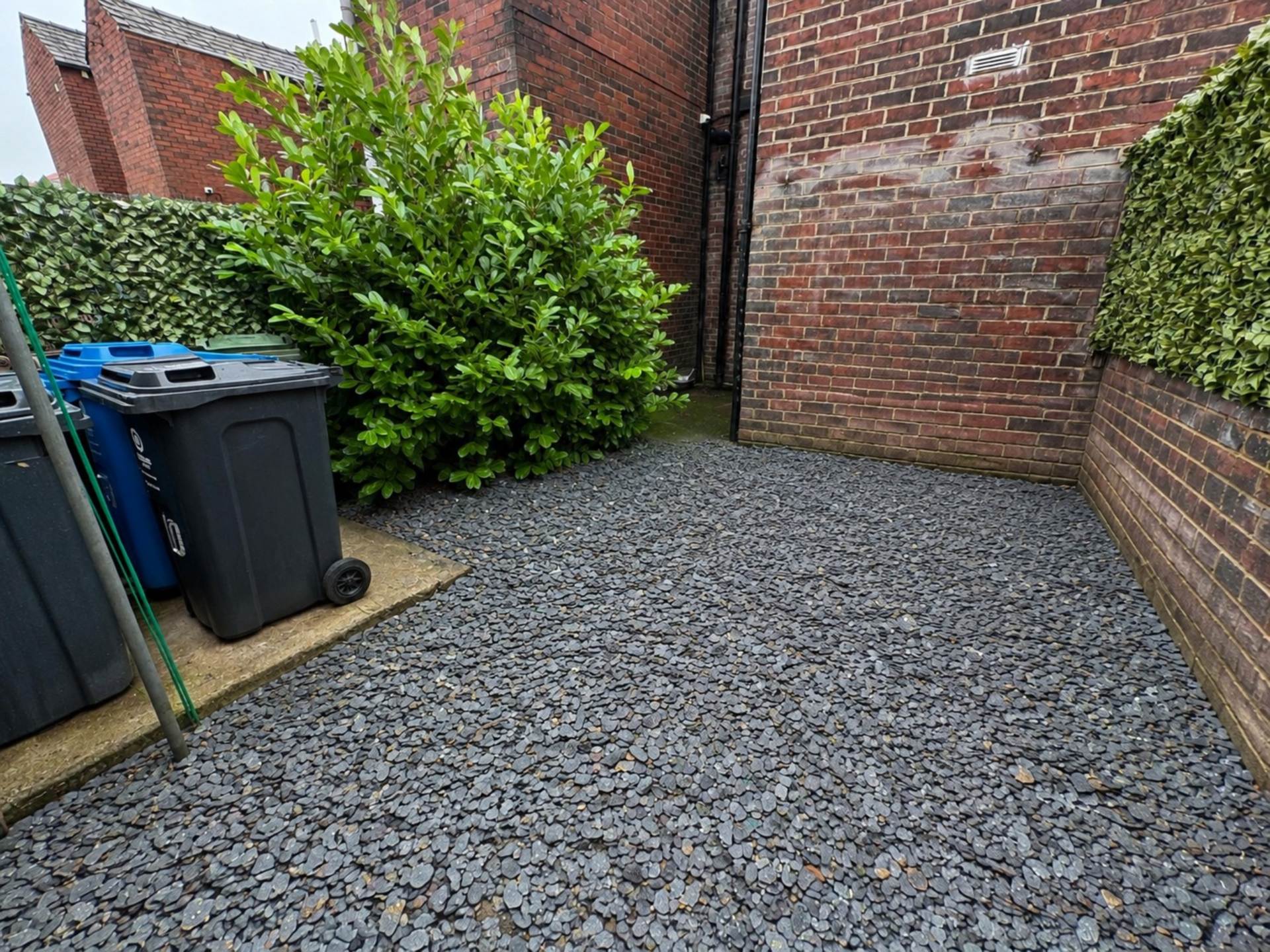 Duke Street, Shaw, Image 15