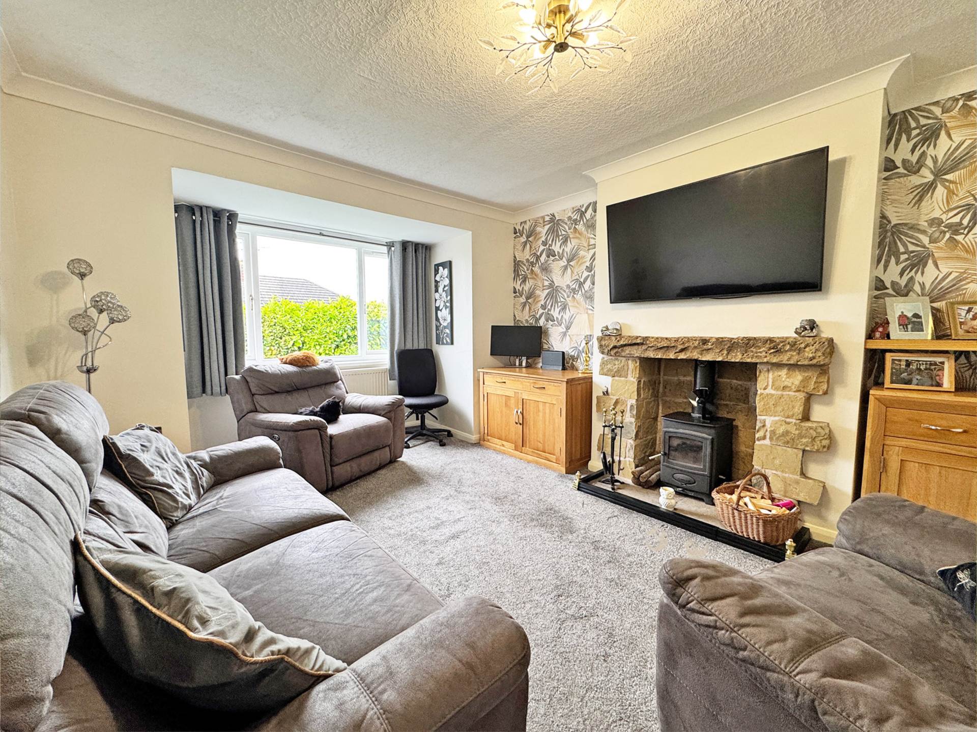 Surrey Avenue, High Crompton, Image 2
